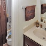 Canyon Creek Apartment Bath Room