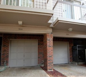 Fair Oaks Carriage Homes Apartment Exterior.