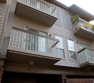 Fair Oaks Carriage Homes Apartment Property Ground.