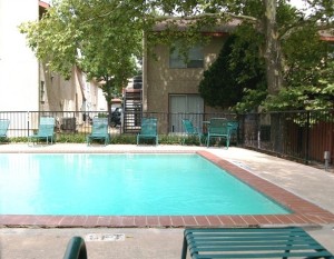 Northridge Townhomes Apartment Pool Area