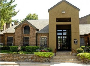 The Falls At Highpoint Apartment Main View