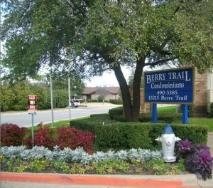 Berry Trail Condominiums Apartment Entrance