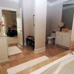 Drexel Park Hollow Apartment Bathroom