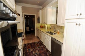 Drexel Park Hollow Apartment Kitchen