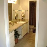 Grand Seasons Apartment Bathroom