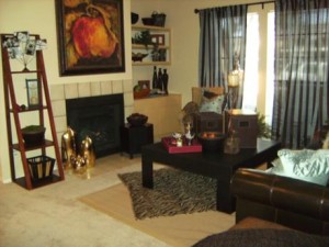 Idlewyld Village Apartment Living Room