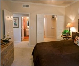 La Salle Apartment Bedroom