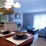 Lincoln Crossing Apartment Dining Area.