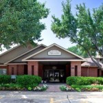 Lincoln Crossing Apartment Entrance