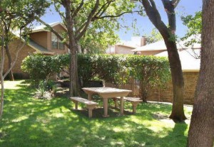 London Park Apartment Garden