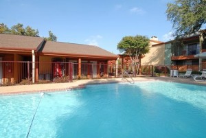 Preston Creek Apartment Pool Area