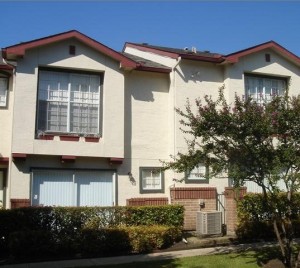 Preston Townhomes Apartment Exterior