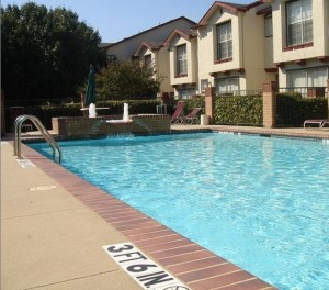 Preston Townhomes Apartment Pool Area