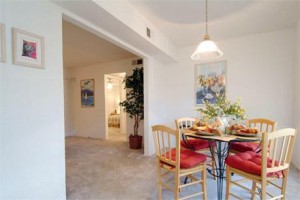 Ventana Apartment Dining Room