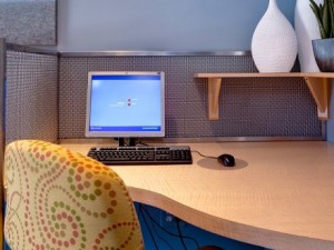 Eastwood on Henderson Apartment Computer room