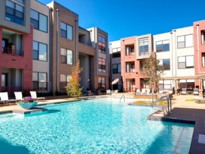 Eastwood on Henderson Apartment Pool