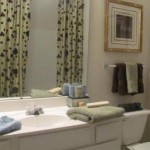Kingsgate Apartment Bath Room