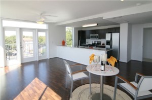 Park 4200 Apartment Dining Area