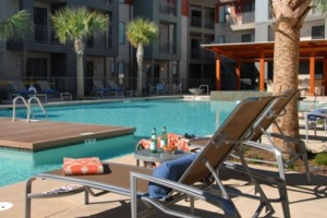 The Avery on Southwestern Apartment Pool